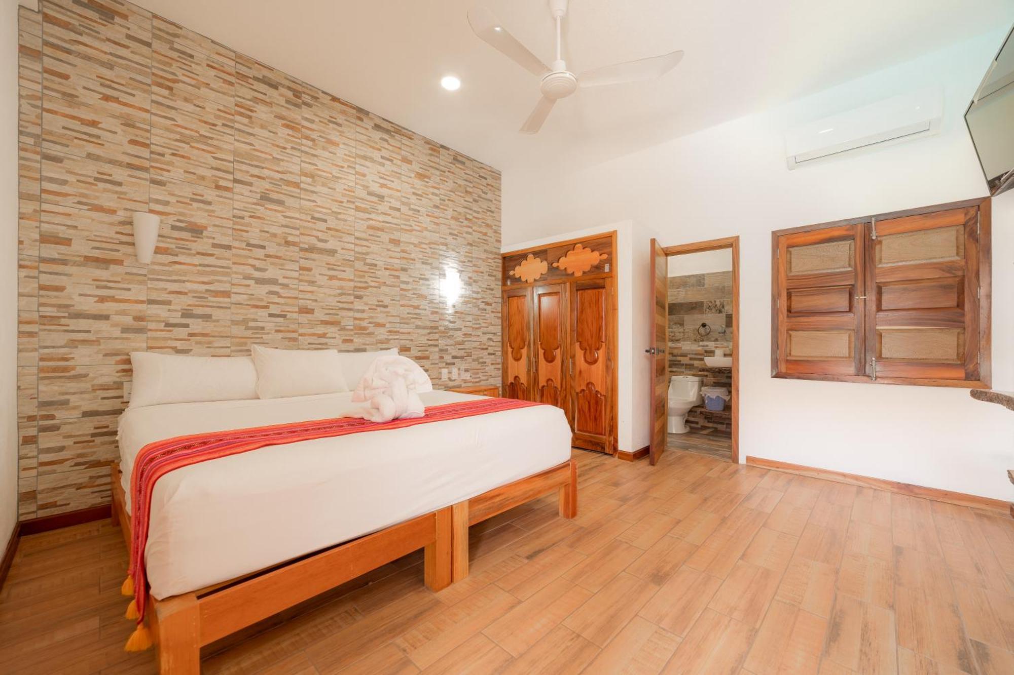 Hotel Axolotl ปูแอร์โตเอสกอนดิโด ภายนอก รูปภาพ